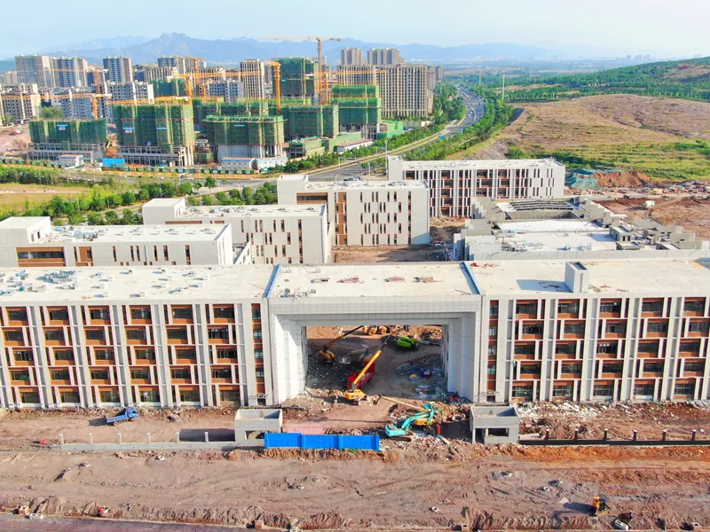 የአረብ ብረት ትምህርት ቤት ህንፃ የመገንባት የግብር ጥቅሞች ምንድ ናቸው?